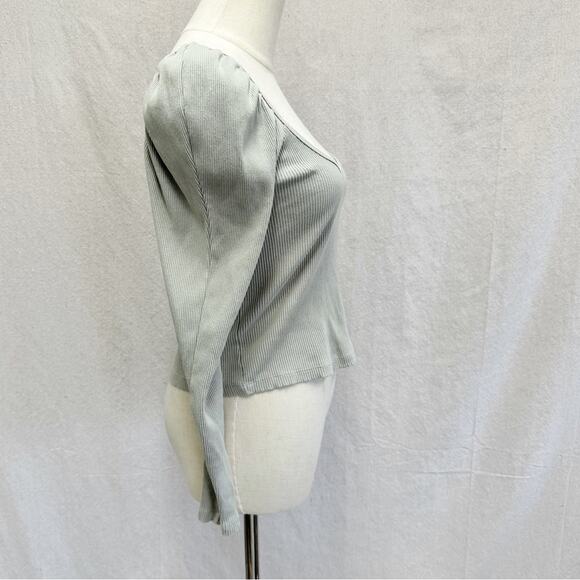 Zara sage green ribbed puff sleeve semi crop top, scoop neck Medium - Picture 11 of 13